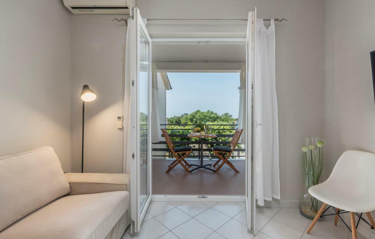 Apartment Green With Balcony Nova Vas  Zewnętrze zdjęcie
